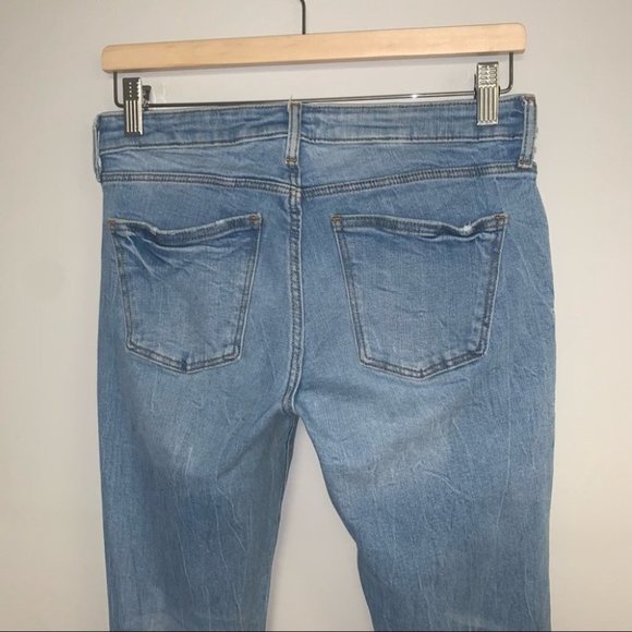Zara Jeans Women’s  Size 6 US Light Wash Denim Distressed Skinny Cut Frayed Hem - Picture 7 of 9